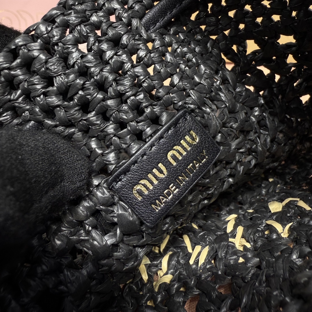 Miu Miu woven raffia bag 5ND016