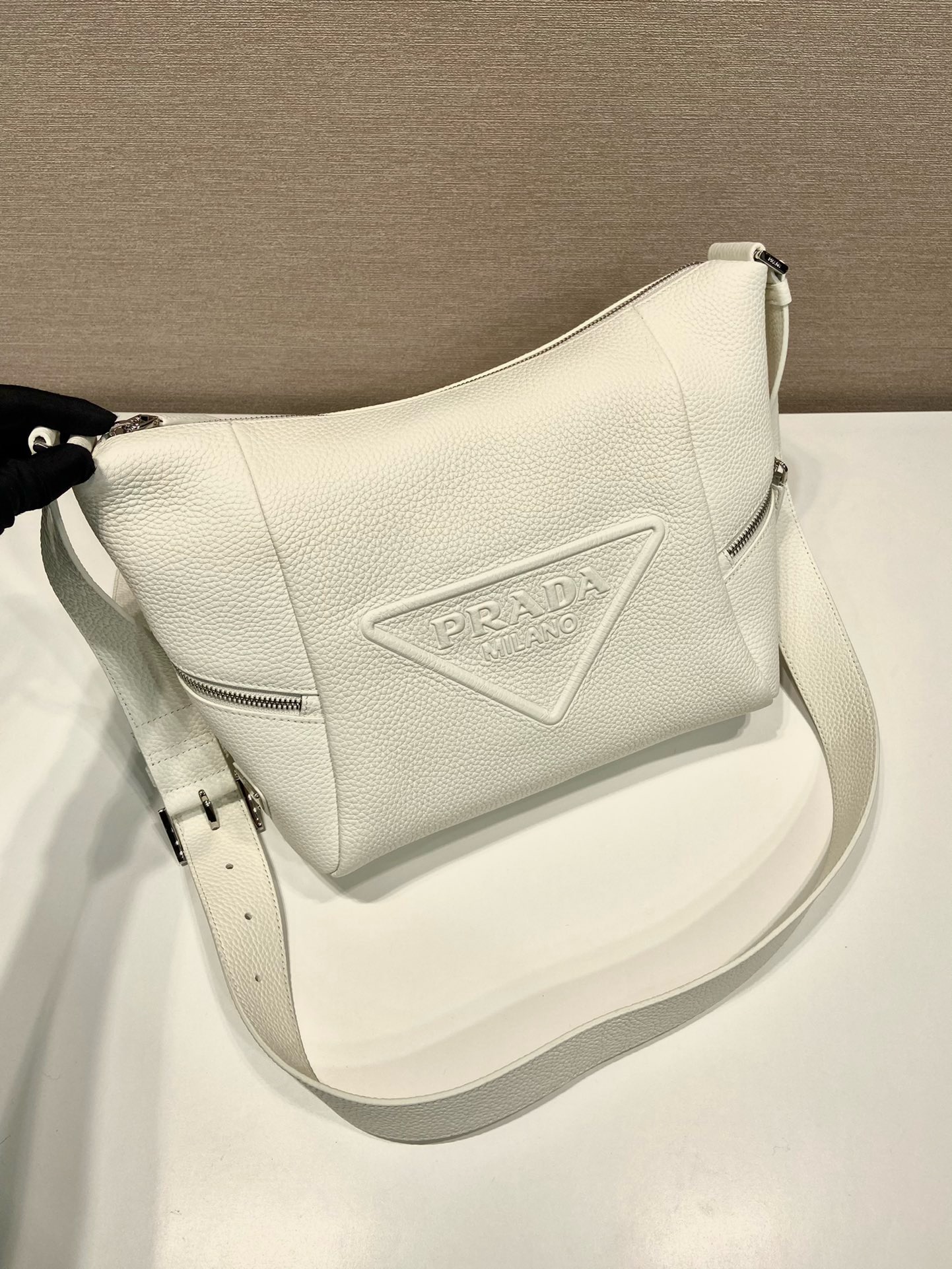 Prada Messenger Bag 2VH165