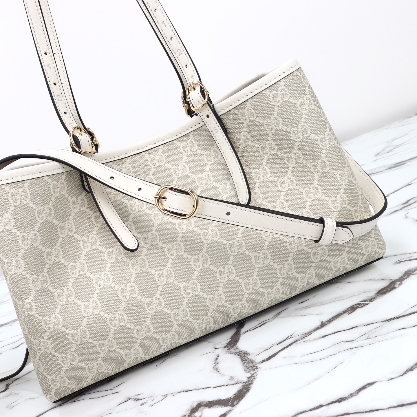 Gucci GG Emblem medium tote bag ‎815214 FAD6L 9641