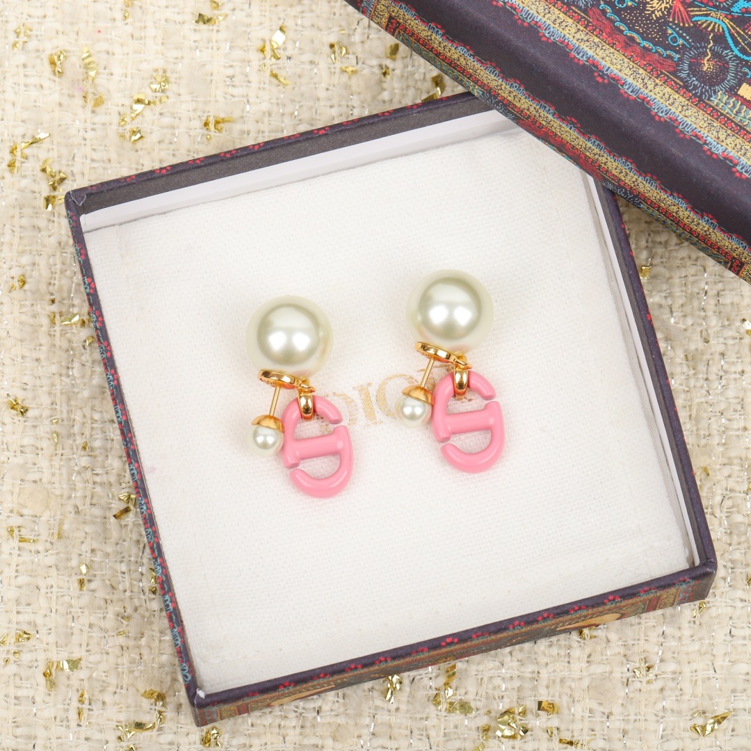 Dior Pearl Letter Earrings