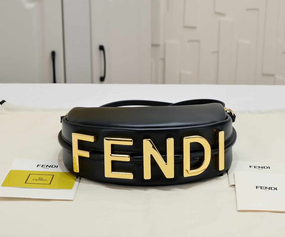 FENDI praphy underarm bag 1009