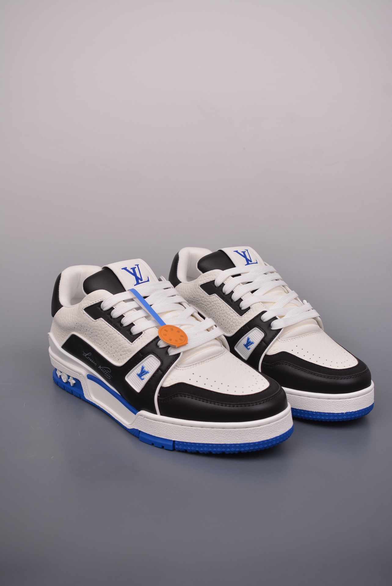 Louis Vuitton Trainer Sneaker Low Black White Blue Signature Edition 1ADDYZ