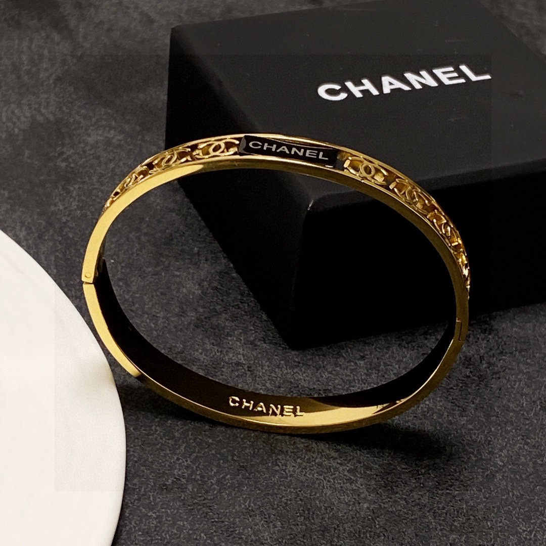 Chanel hollow bracelet