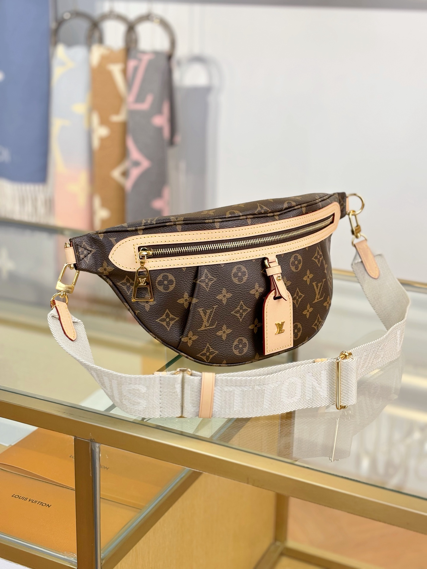 Louis Vuitton HIGH RISE waist bag M46784