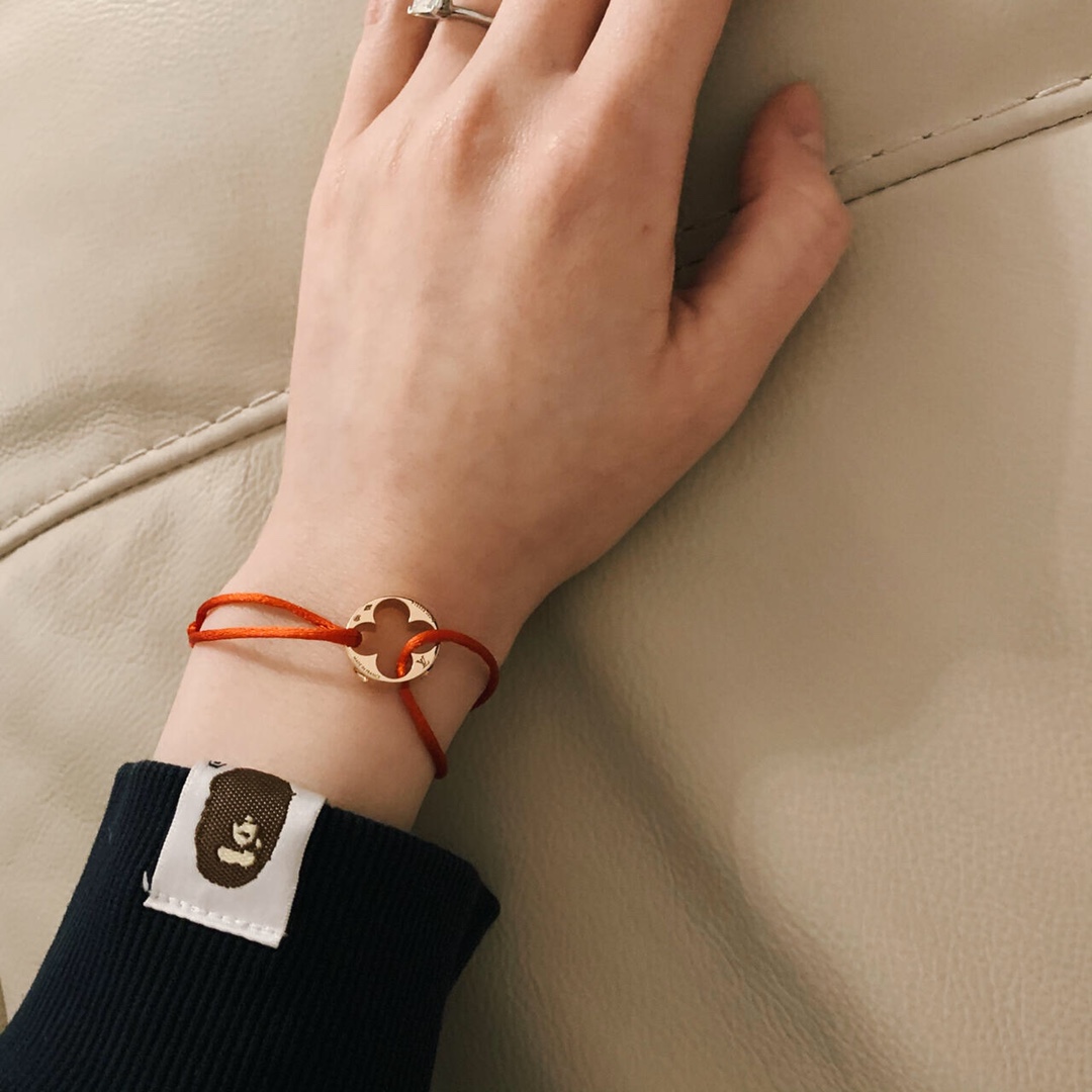 Louis Vuitton EMPREINTE series hollow lucky bracelet
