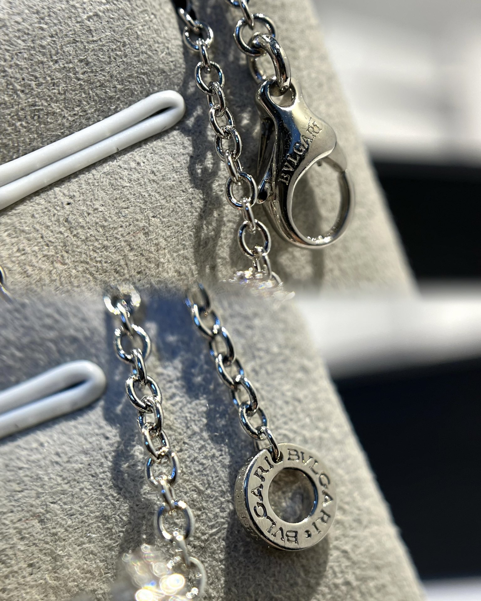 Bulgari B.ZERO1 series diamond spring necklace