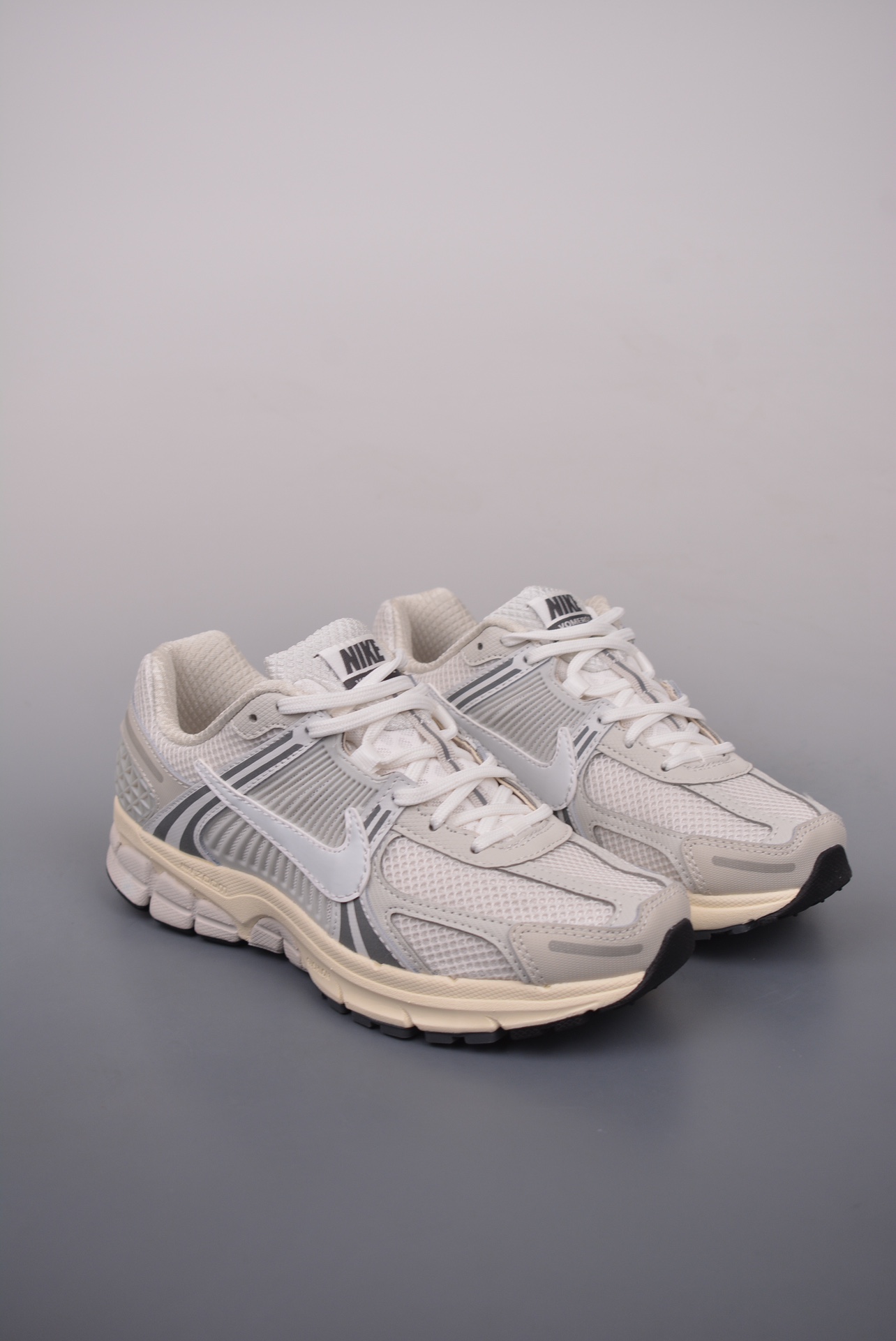 Nike Zoom Vomero 5 Off-White  HF0731-007