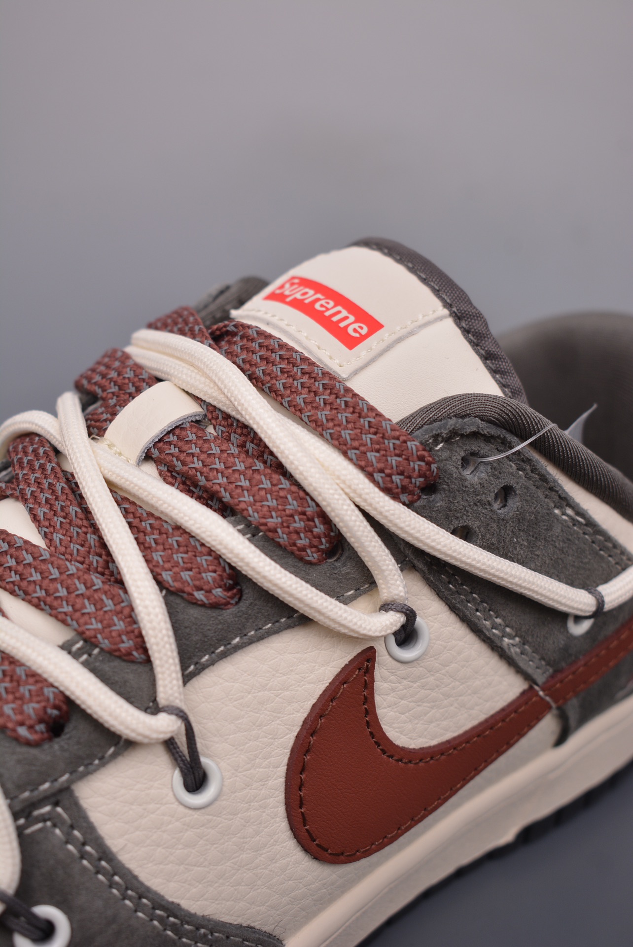 Supreme x Nike By You SB Dunk Low Retro SP Supreme Dark Grey Off-White XS1186-102