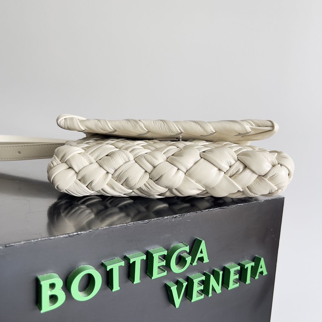 Bottega Veneta RUMPLE MESSENGER handbag 787113