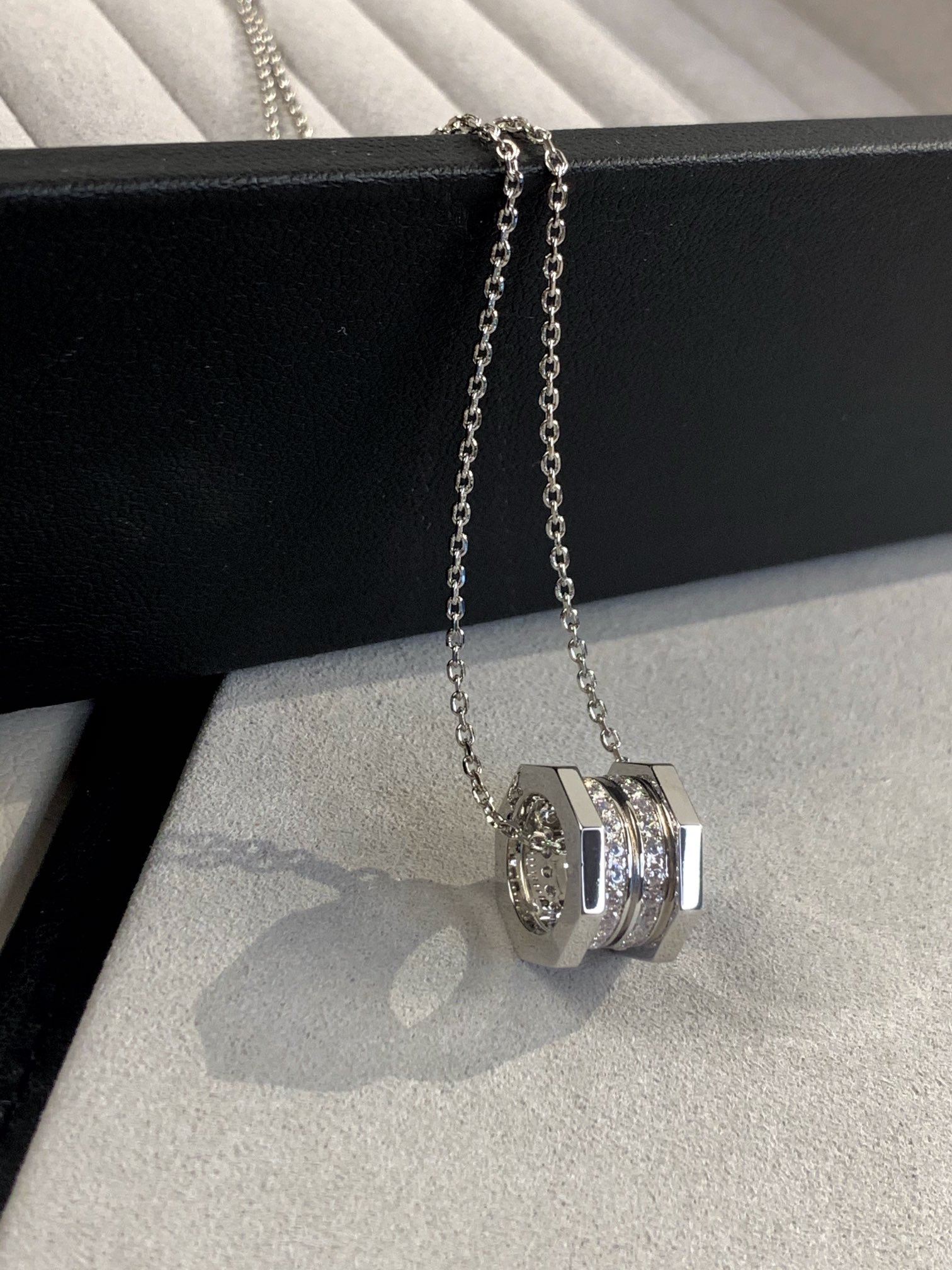 Cartier screw necklace