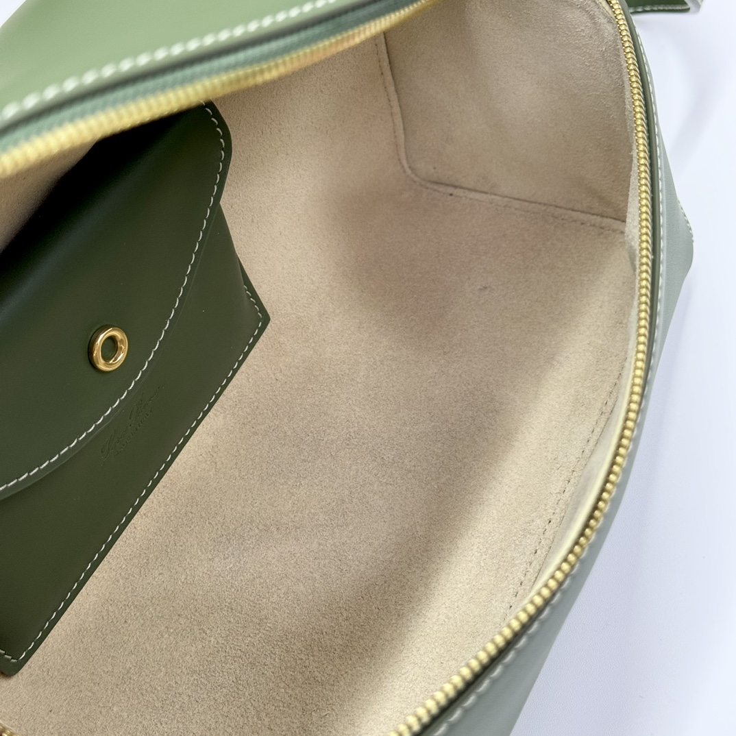 Loro Piana Extra Bag L27 Crossbody Bag FAO4759