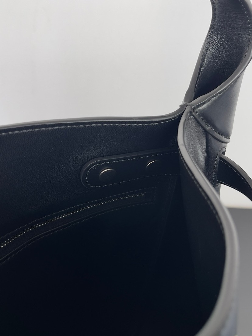 Balenciaga 2024 Winter Series Bel Air Hobo