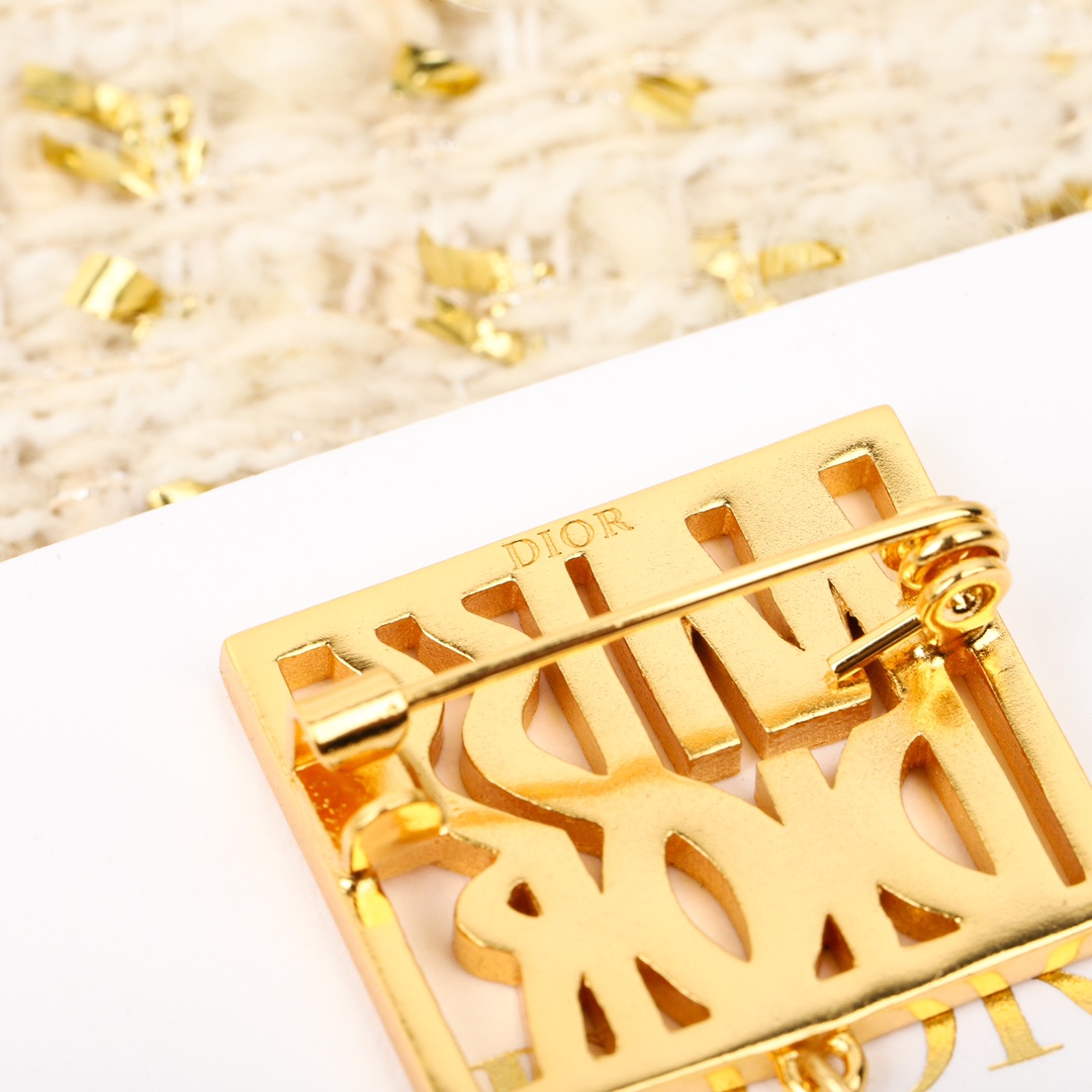 Dior hollow letter square card hanging bead brooch