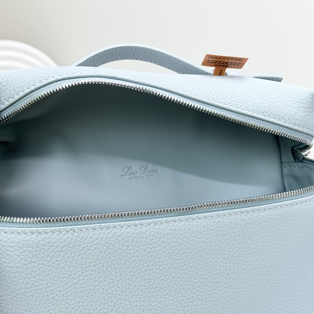 Loro Piana Extra poet L23.5 Square Backpack FAI6491