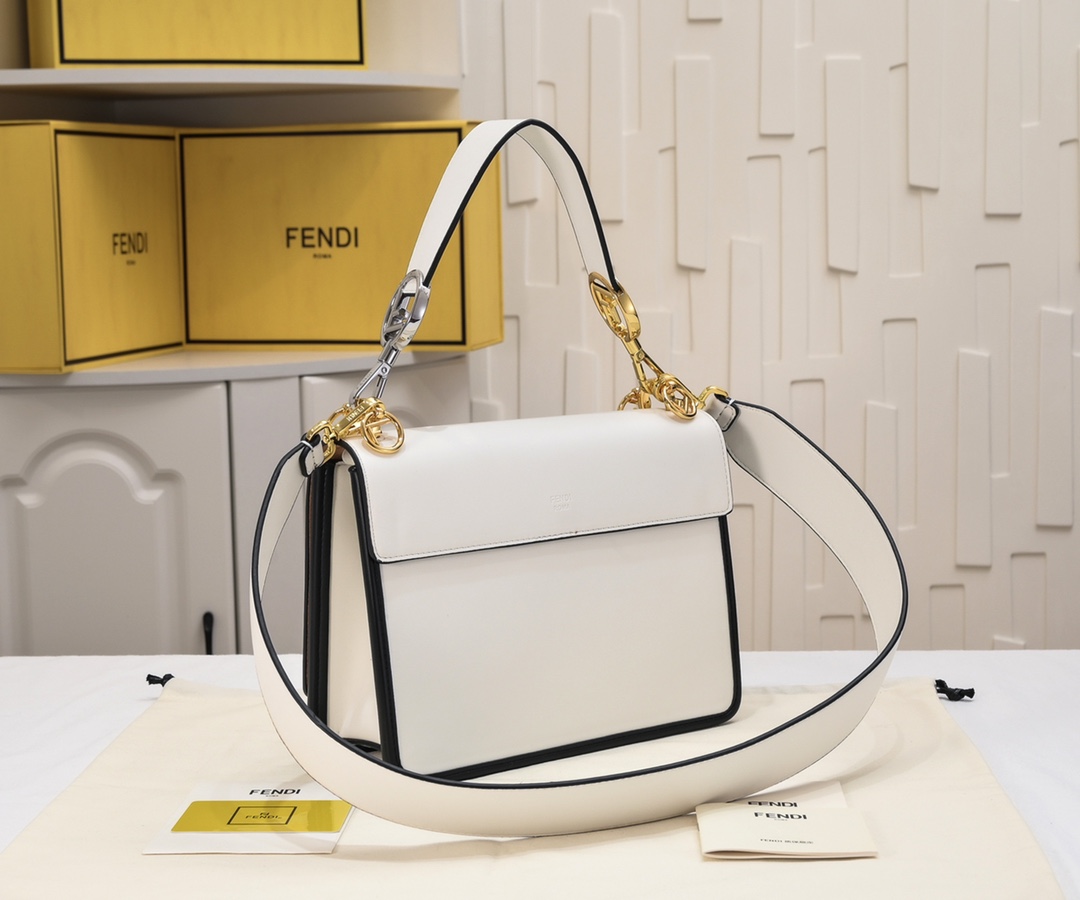 FENDI FF Logo Mania handbag 8806