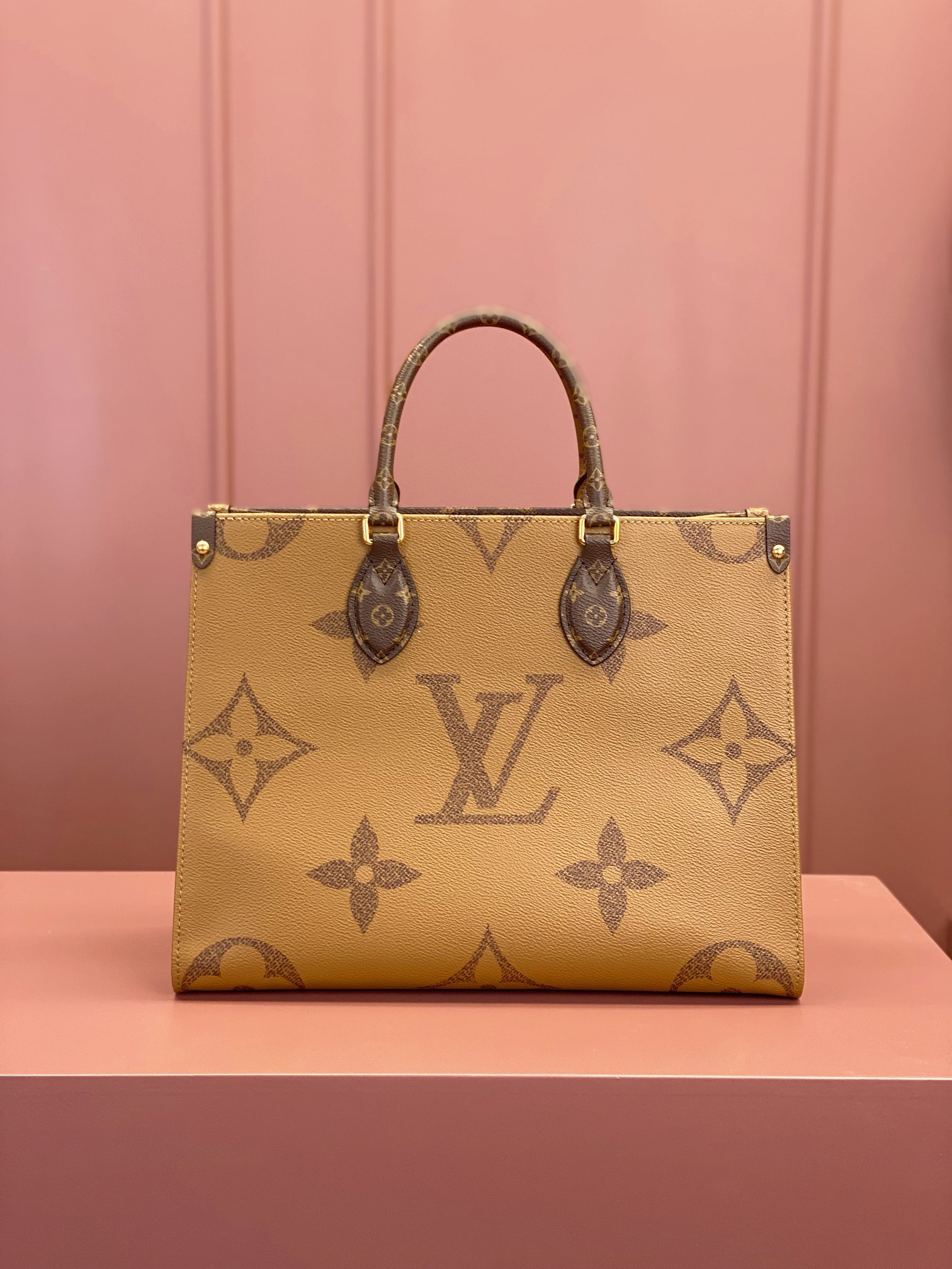 Louis Vuitton ONTHEGO Medium Handbag M45321