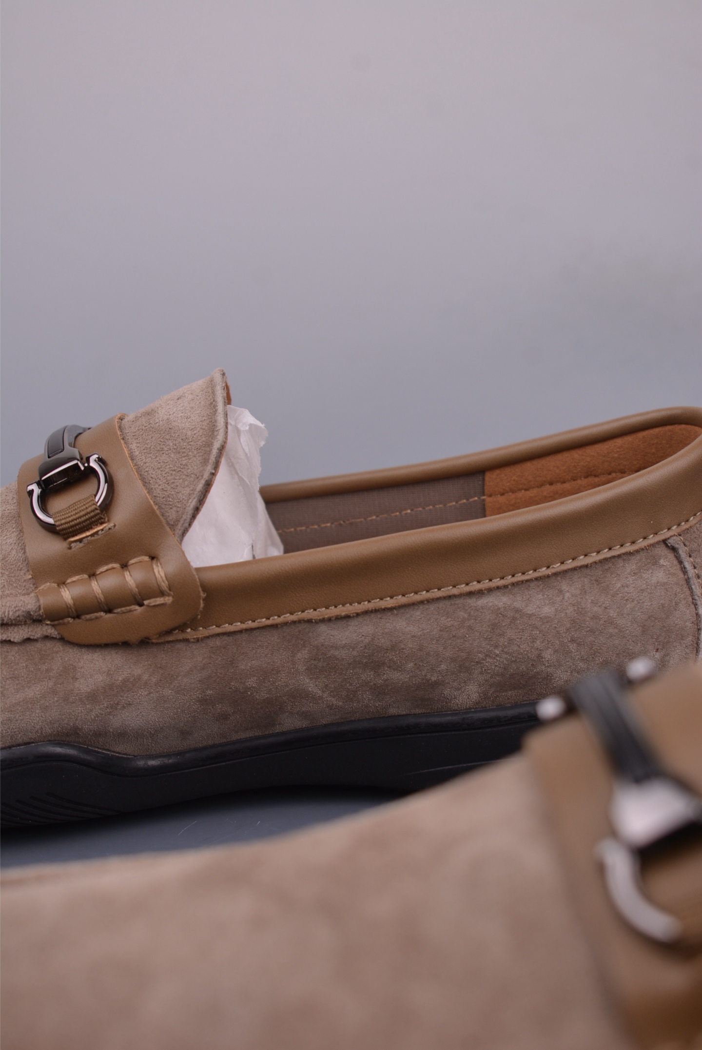 GUCCI new men's shoes business casual loafers Taupe