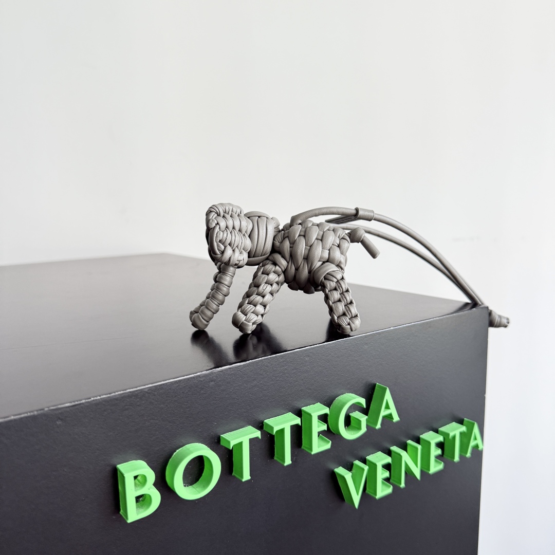 Bottega Veneta 2025 New Elephant Pendant 807068