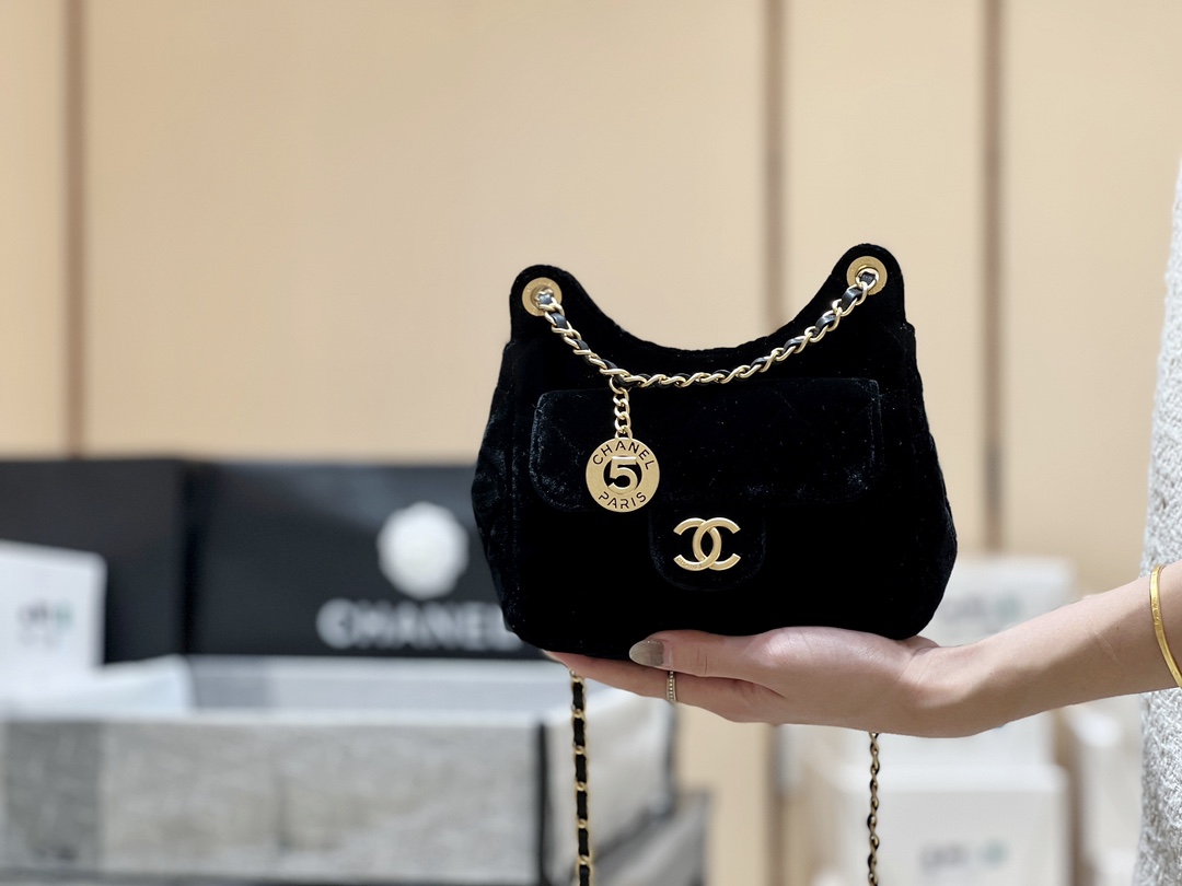 Chanel 23B velvet hobo AS4323
