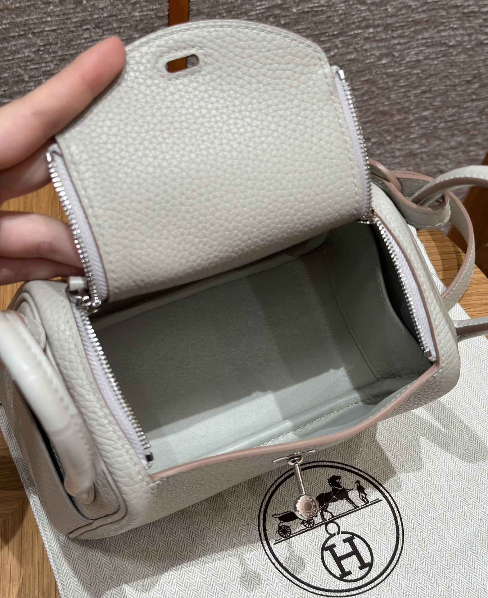 Hermès Mini Lindy 80Girs Perle Handbag (Handmade to Order)