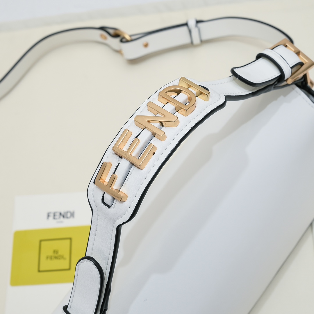FENDI BAGUETTE handbag 6809
