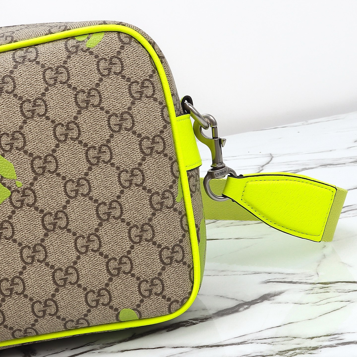 Gucci Medium crossbody bag with print 839380 FAEWN 9844