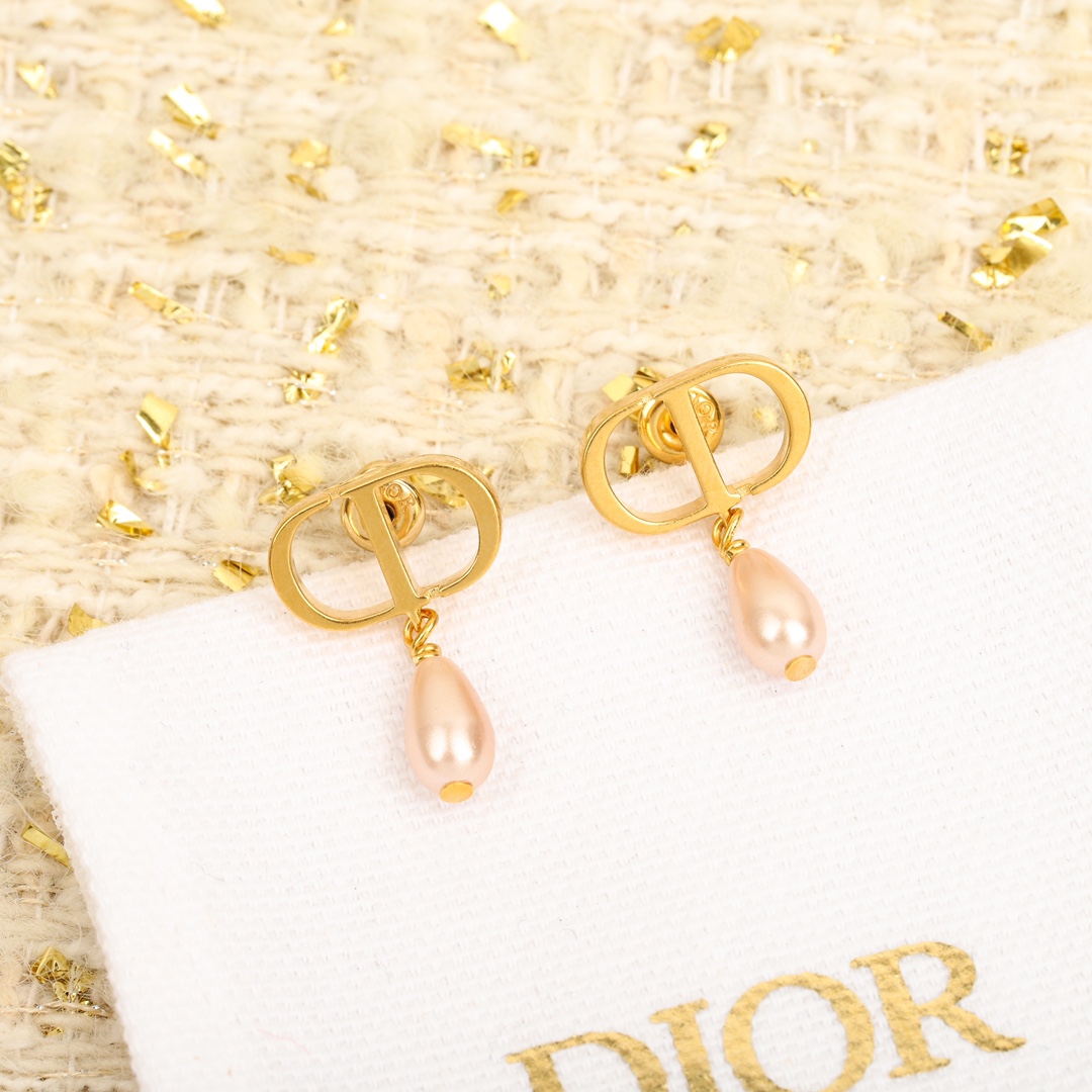 Dior CD letter drop pearl earrings