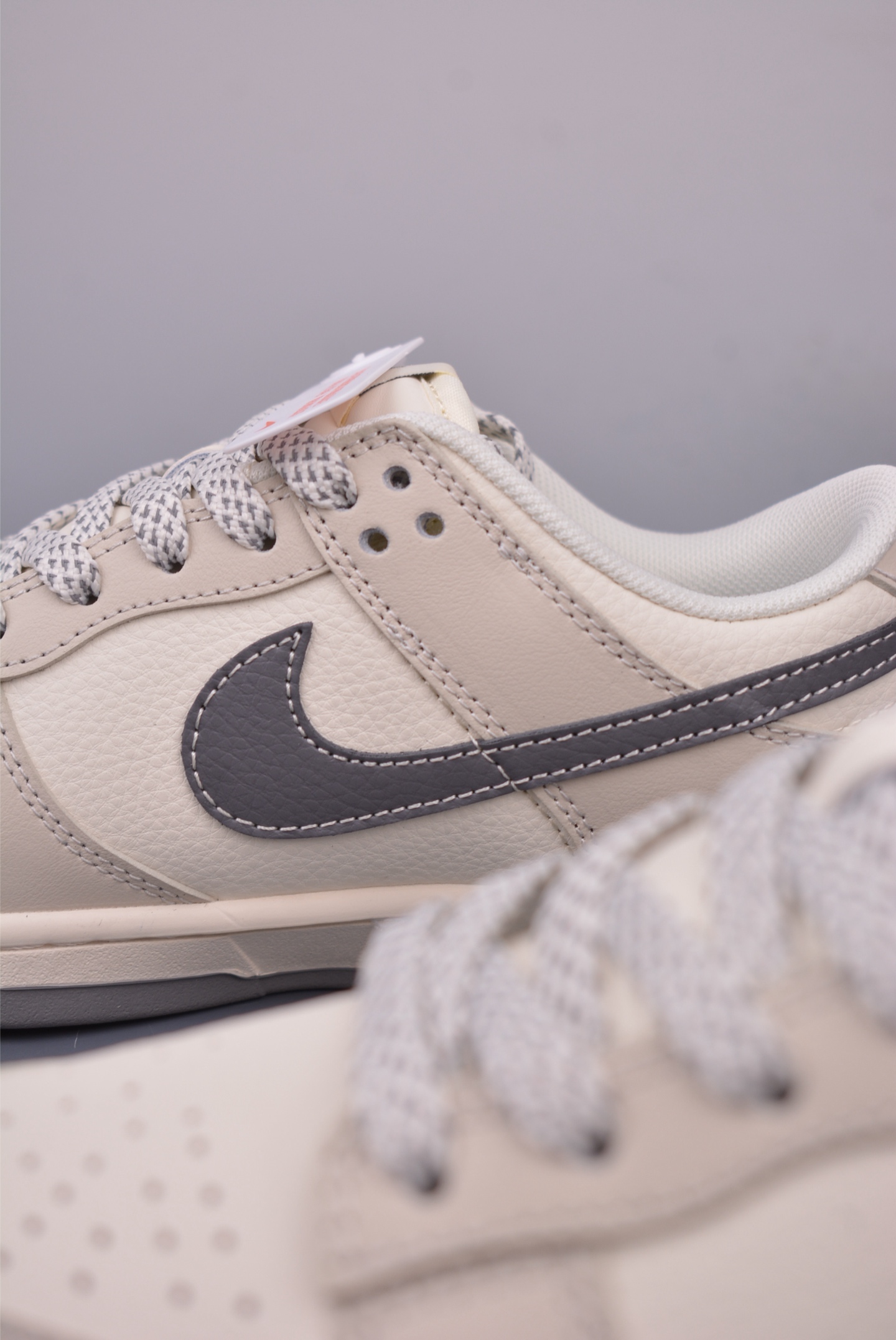 Black 8 x Nike SB Dunk Low XF8698-085