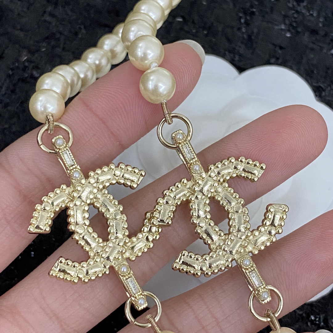 Chanel full diamond double c pearl necklace