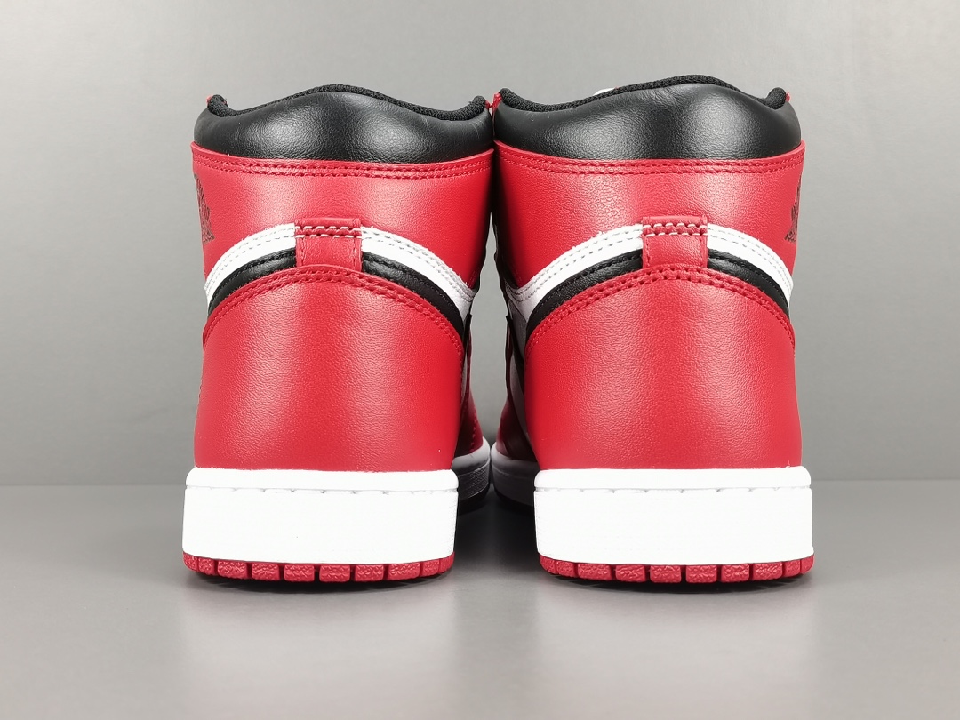 Nike Air Jordan 1 High Retro OGChicago 555088-101