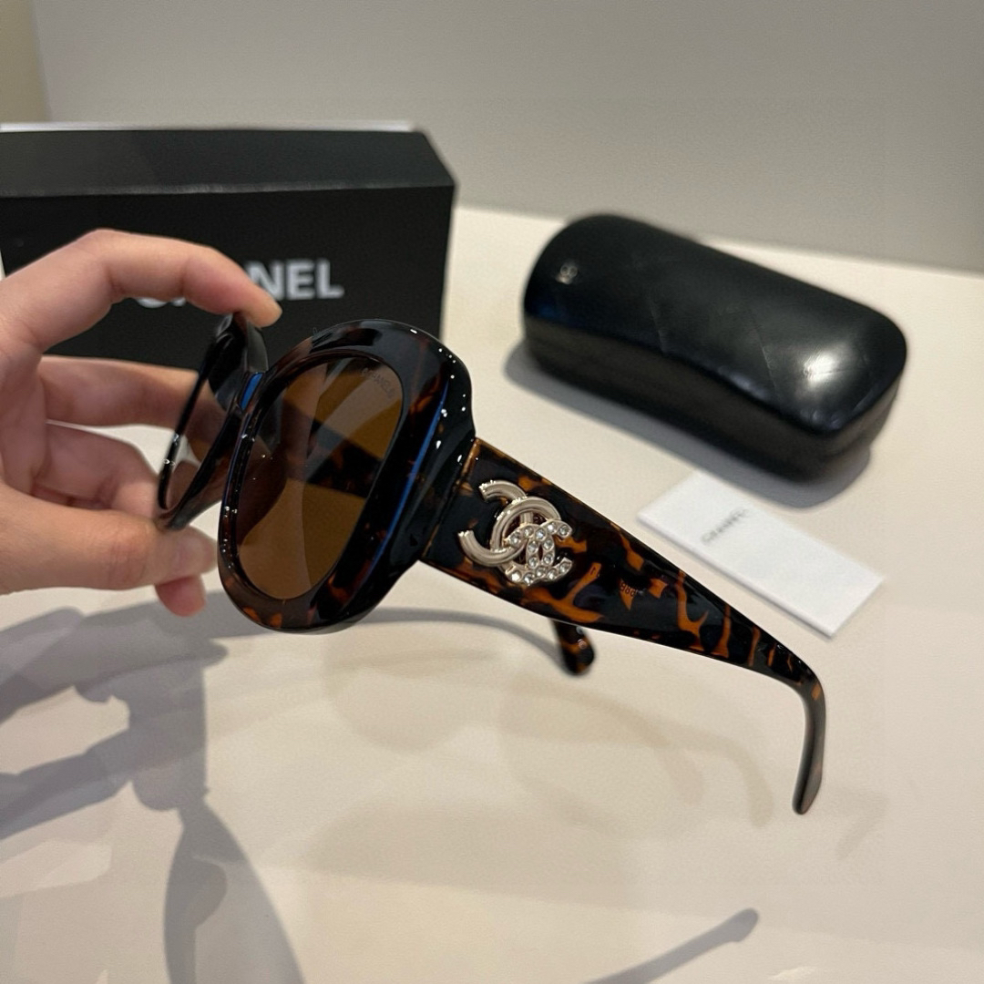 Chanel round frame sunglasses