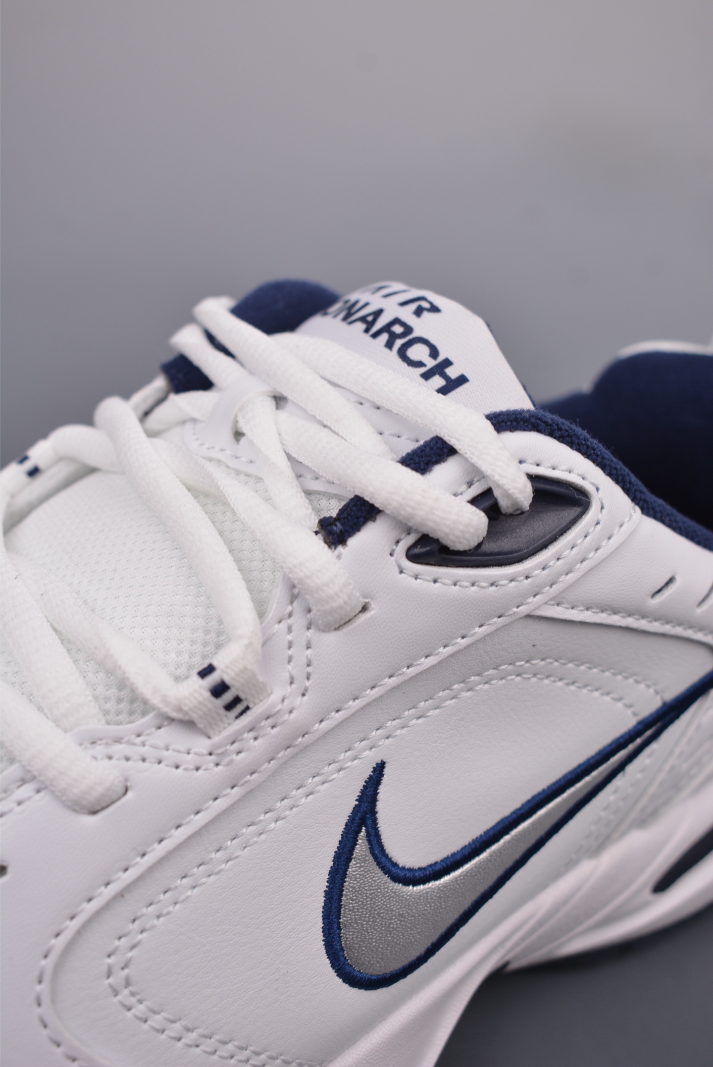 Nike Air Monarch IVWhiteNavy 415445-102
