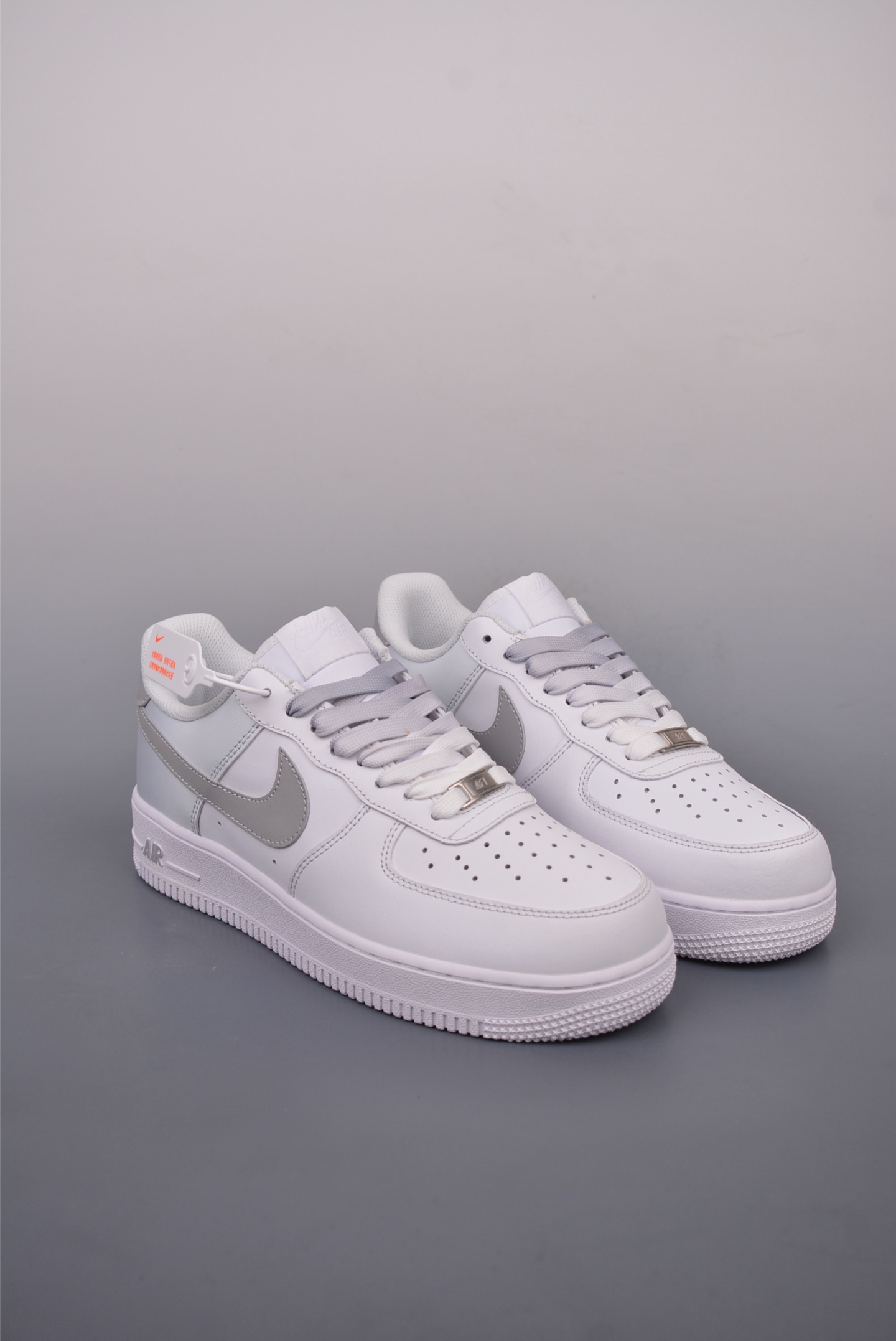 Nike Air Force 1'07 Low WhiteSliver FN0366-102