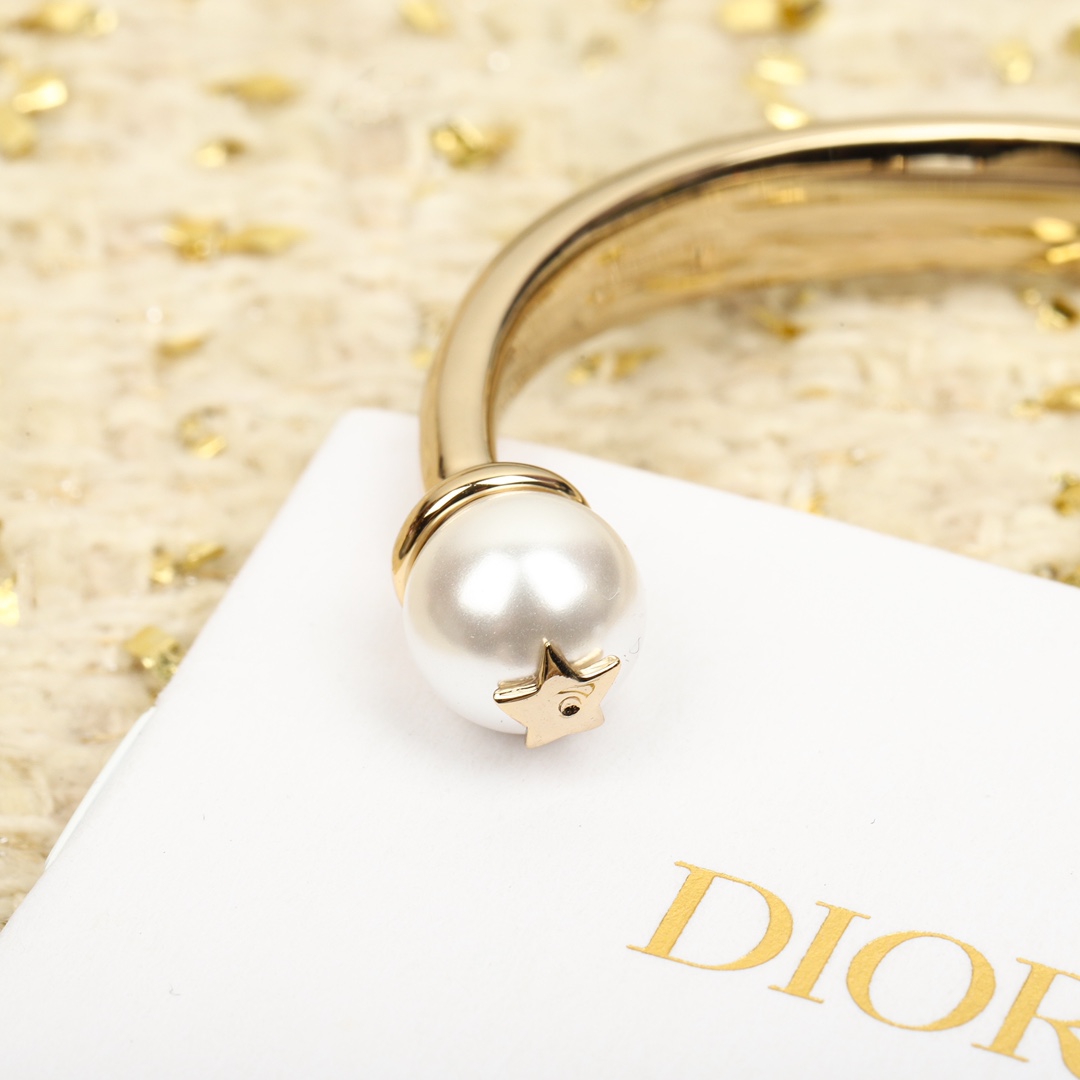 Dior open pearl bracelet