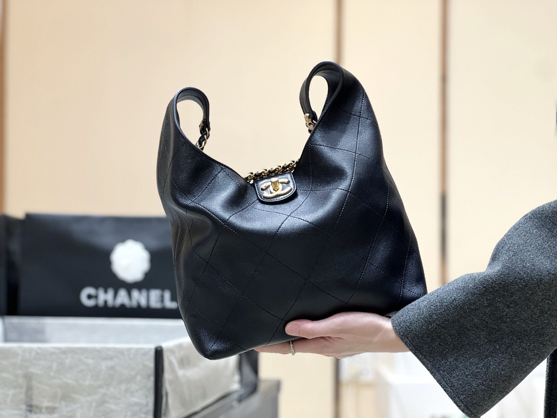 Chanel 25P Spring/Summer Preview Series Hono Hippie Bag AS5425