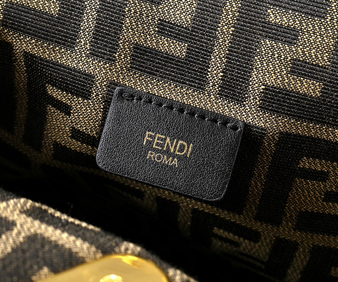FENDI First Shoulder Bag 80017