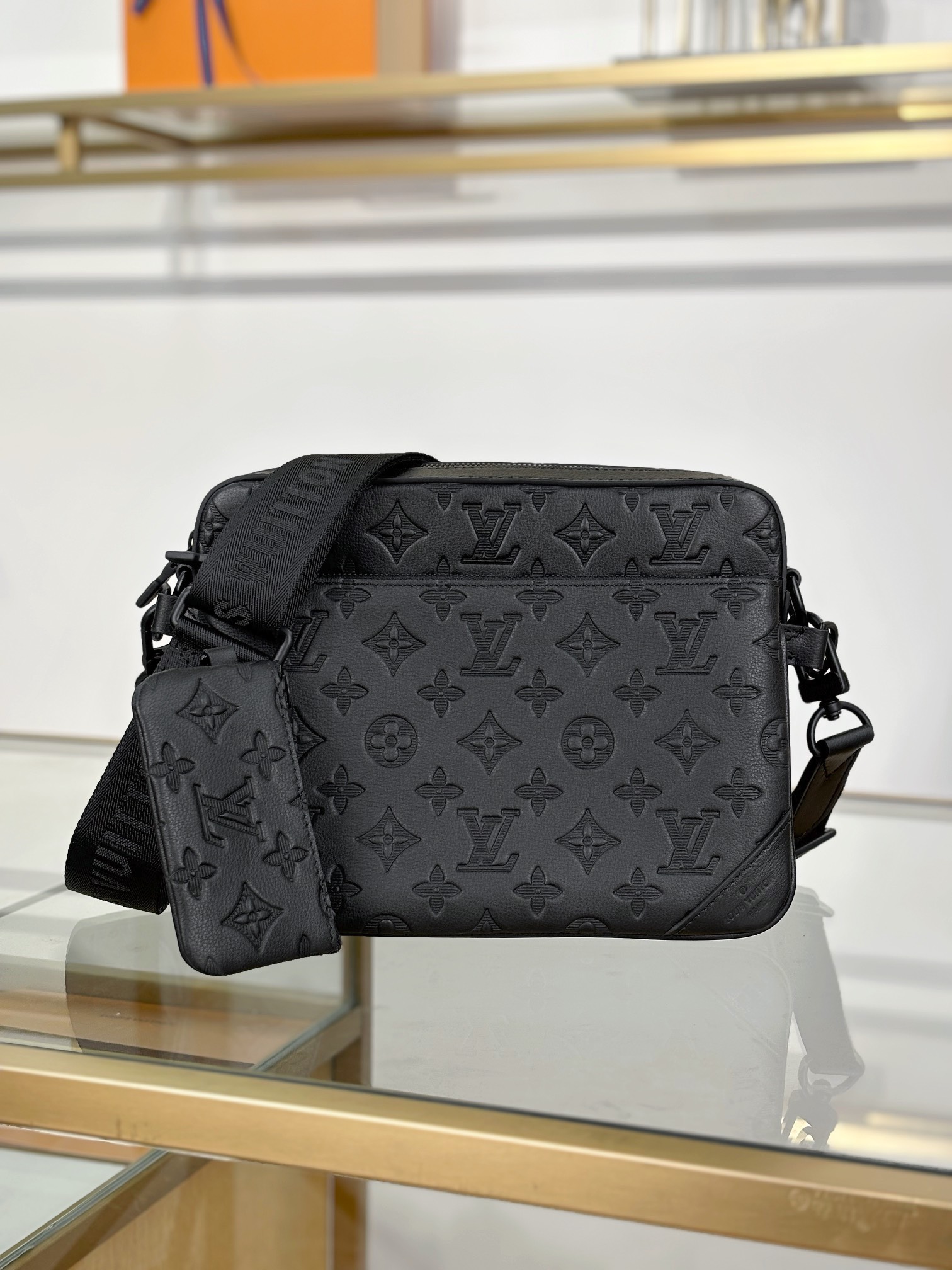 Louis Vuitton TRIO Messenger Bag M46602
