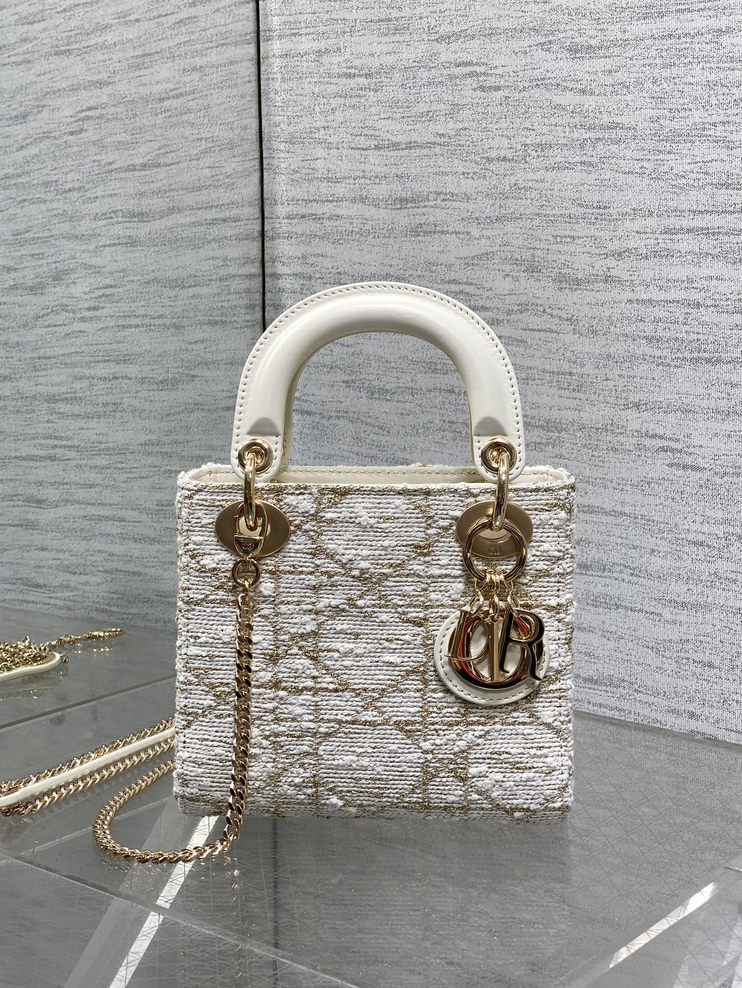 Dior Lady Limited Edition Three-grid Coarse Flower Embroidery Princess Diana Bag M0505