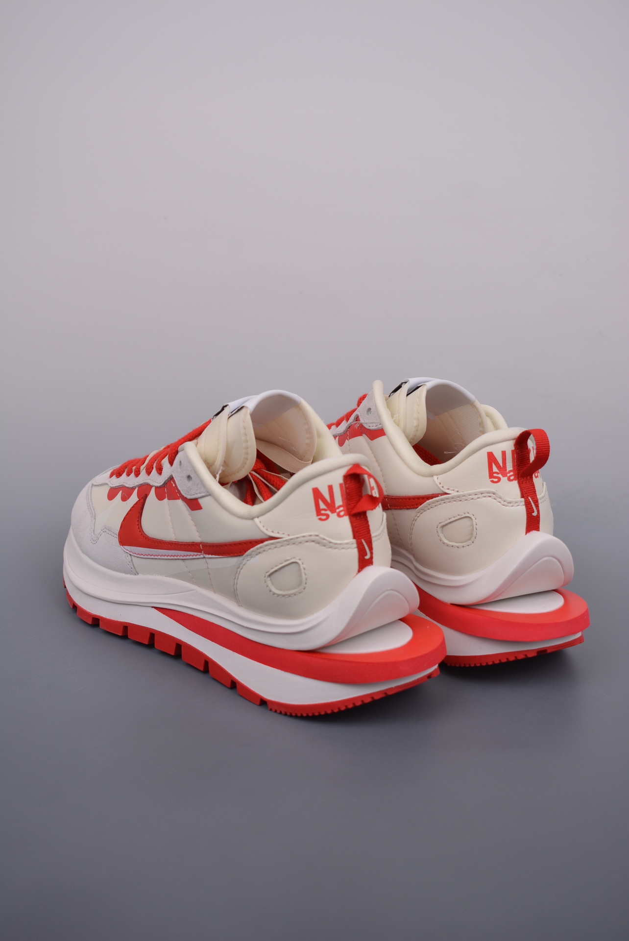 Sacai x Nike VaporWaffle 3.0 Beige University Red DD1875-110