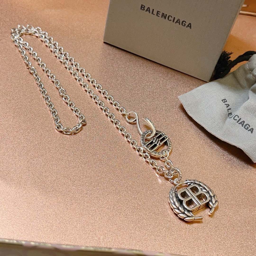 Balenciaga BB chain vintage necklace