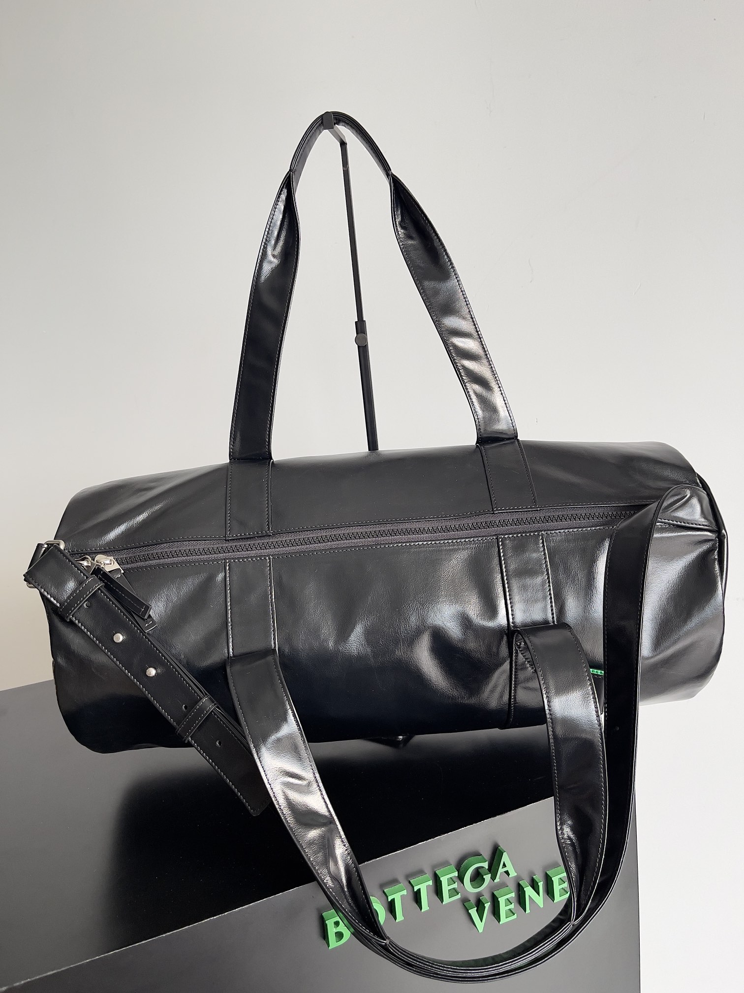 Bottega Veneta Leather Travel Bag 731192