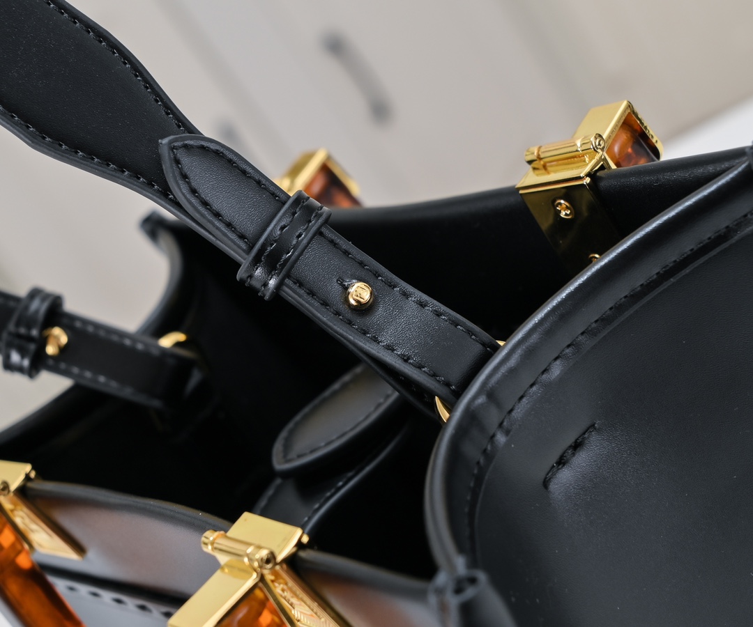 FENDI Small Tote Bag 1006