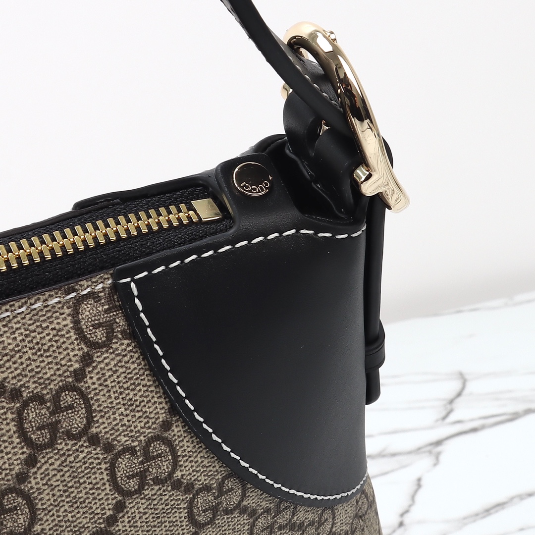 Gucci GG Emblem Large Shoulder BagStyle ‎815217 FAD6L 9741