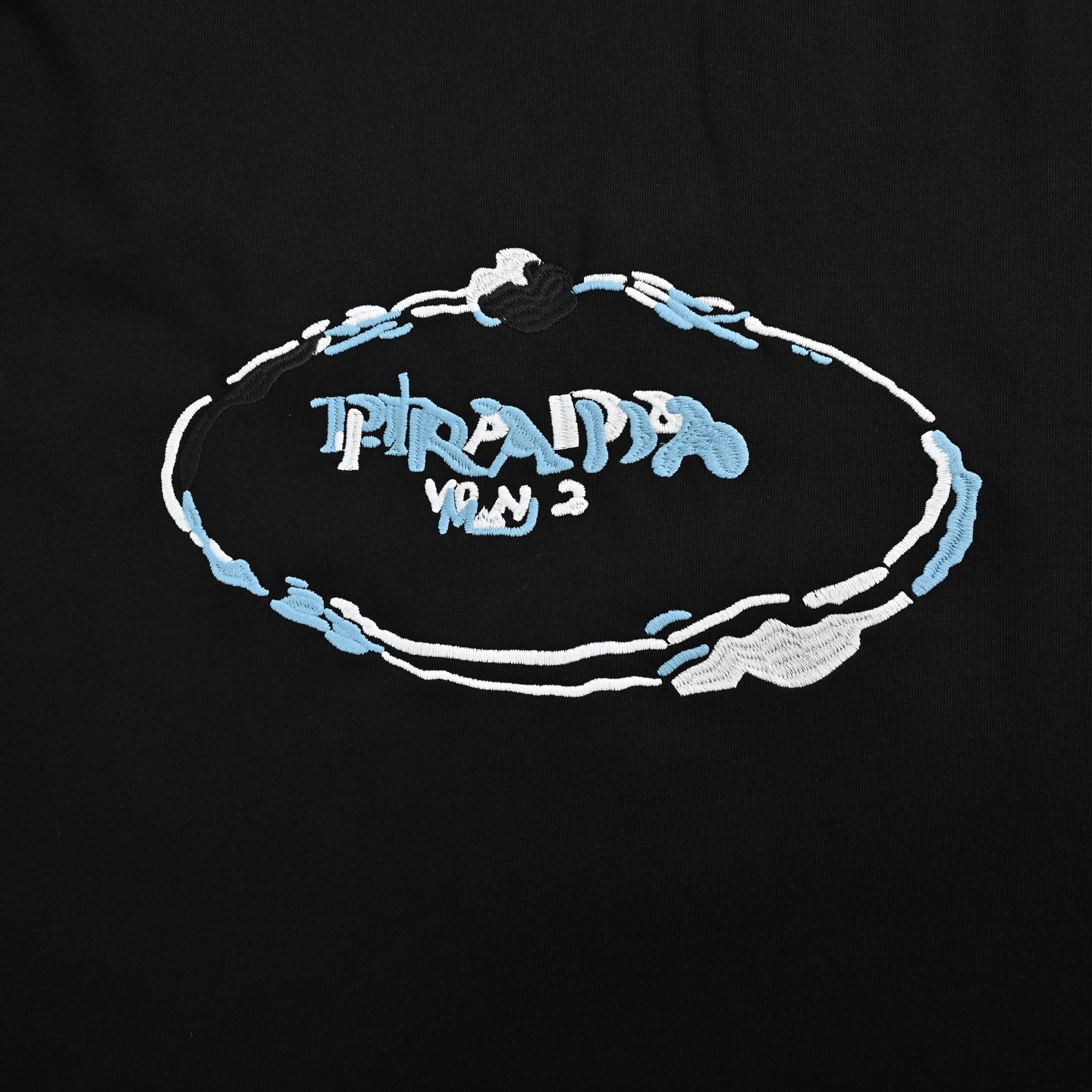 Prada 25ss overlapping logo embroidered short sleeves