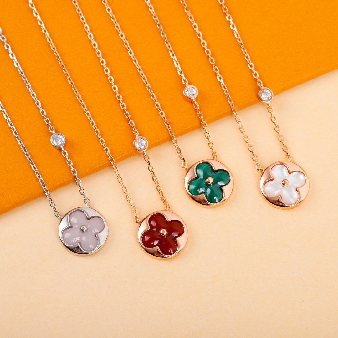 Louis Vuitton Agate Necklace