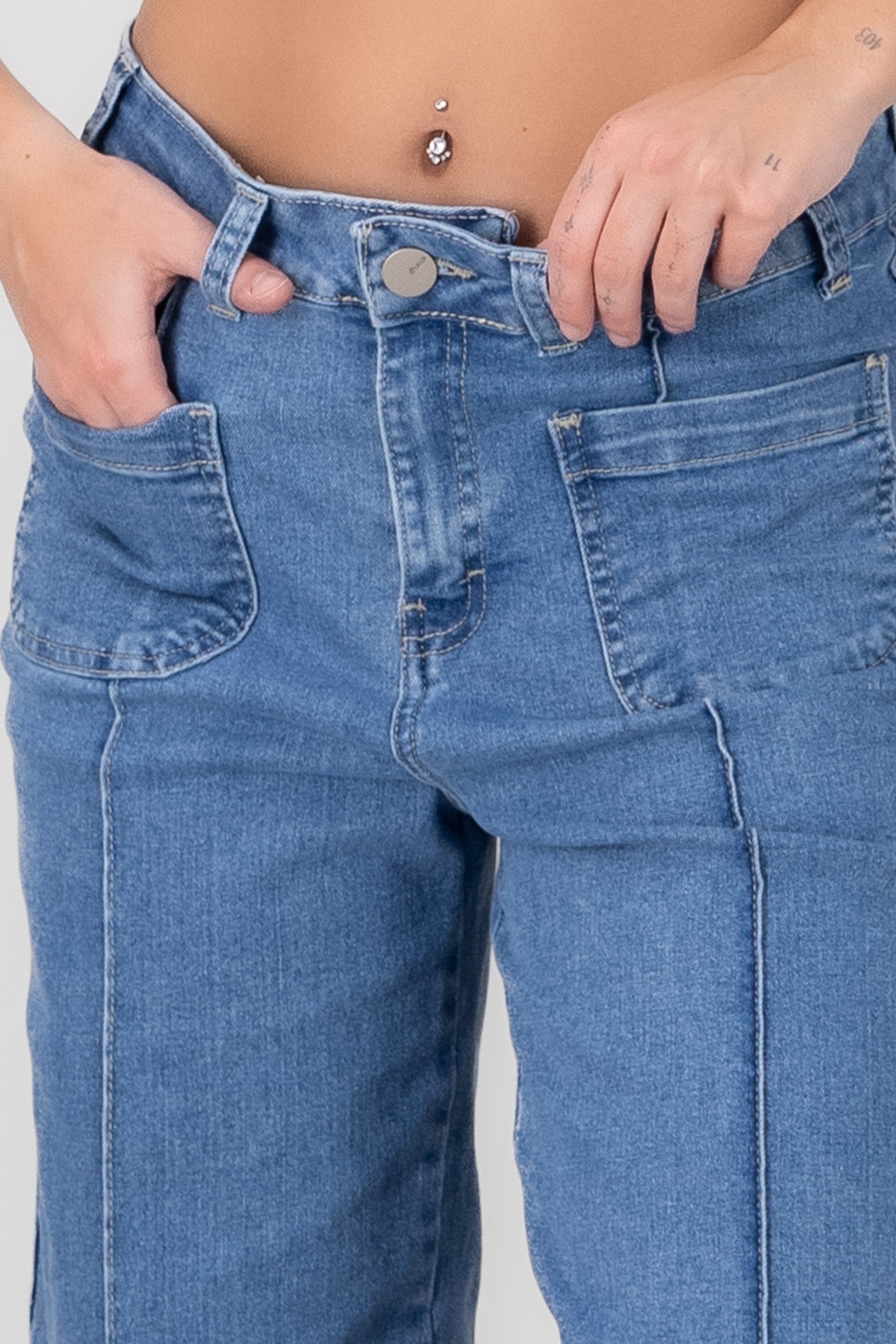 Straight Jeans With Pockets