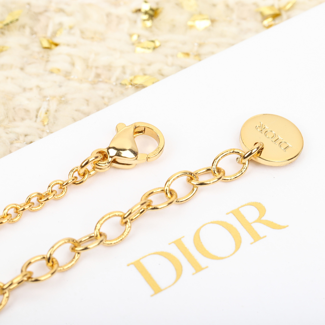 Dior D black round necklace