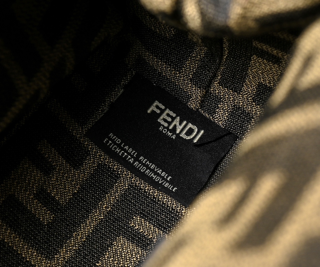 FENDI First Shoulder Bag 80017