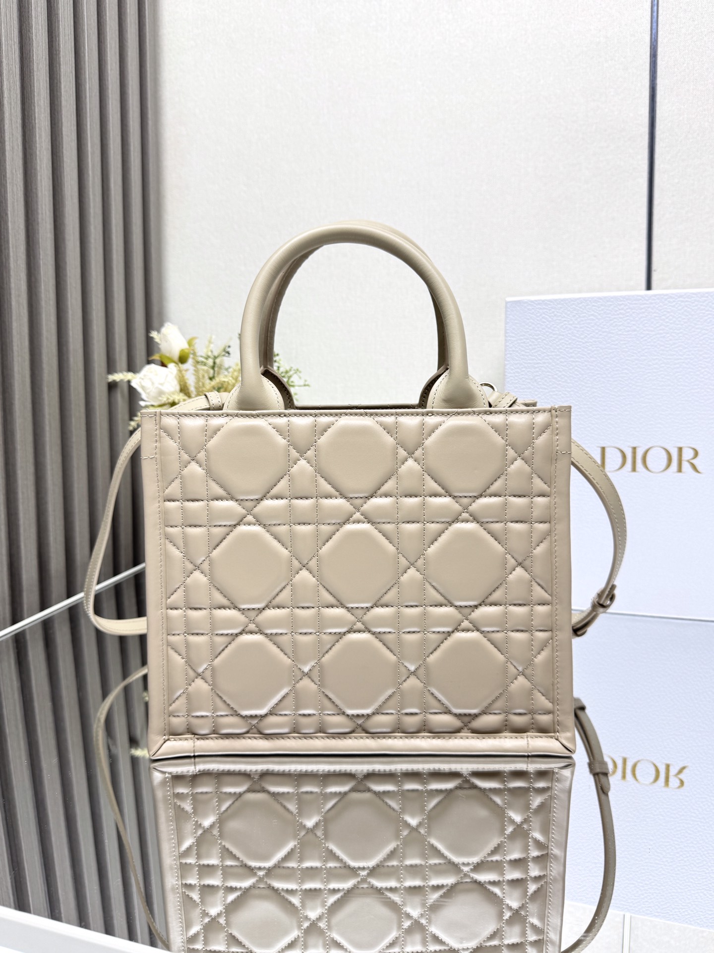 Dior BOOK TOTE handbag M1325