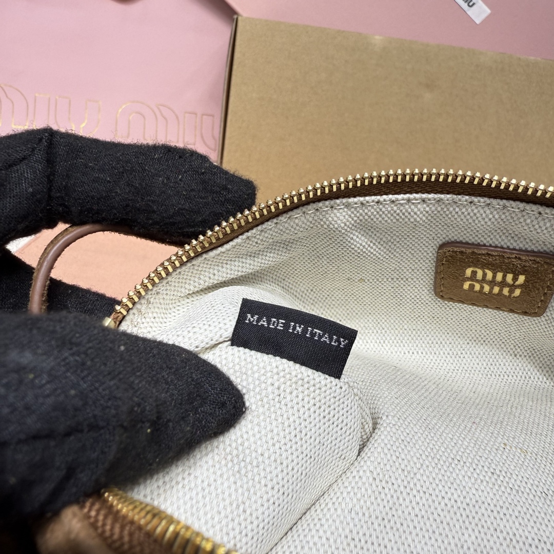 Miu Miu small bag 5NE851